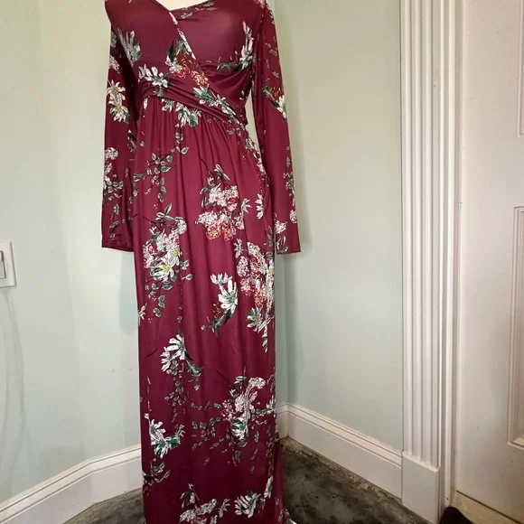 Woman’s Longsleeve Floor Length Floral Dress - Picture 2 of 11